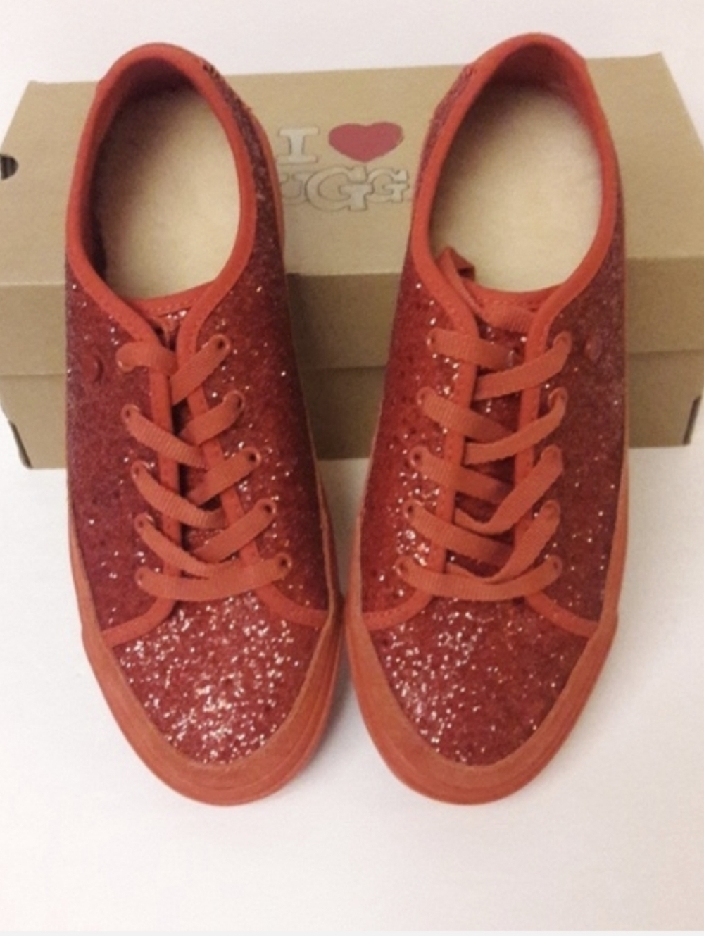 UGG sneakers size 6.5 Preowned No Box. Good Condition